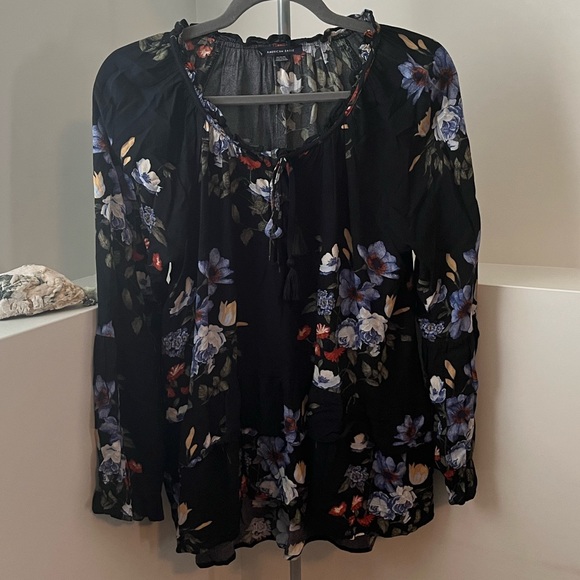 AEO American Eagle Black Floral Blouse EUC - Picture 1 of 4